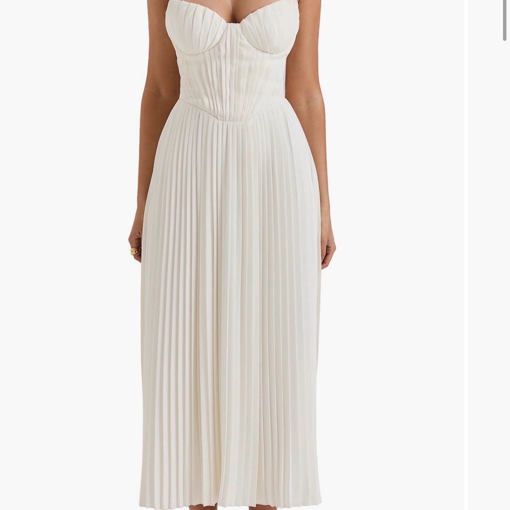 NWT House of CB Amorata dress Elegant White Pleated Dress